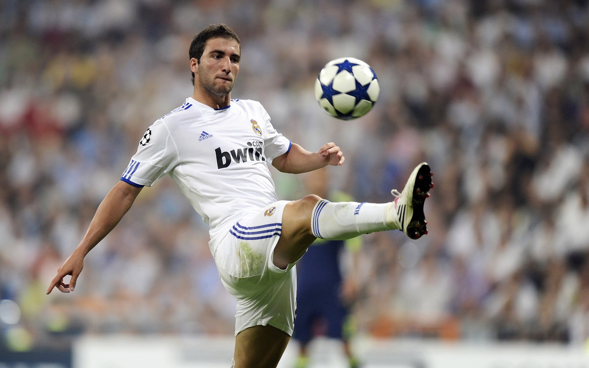 英超高潮迭起，精彩进球和关键扑救成比赛最大看点，英超过人集锦